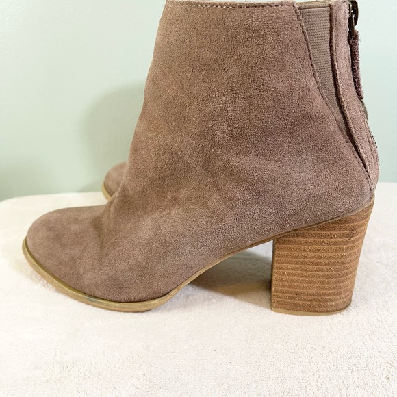 Urban Outfitters Women's Tan Cow Suede Zip Up Stacked Heel Ankle Boots Size 9 - Picture 3 of 13